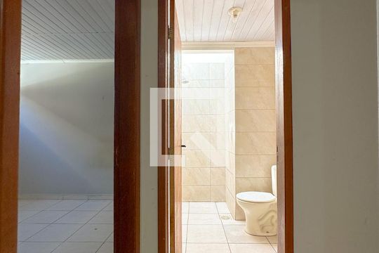 Corredor de apartamento para alugar com 1 quarto, 40m² em Ingleses Norte, Florianópolis
