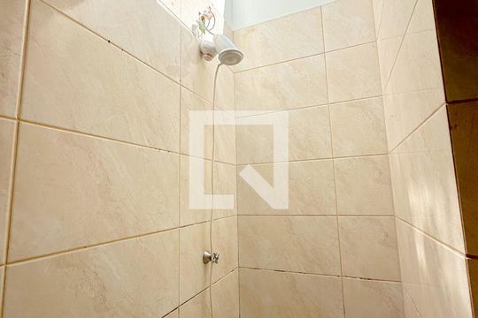 Banheiro de apartamento para alugar com 1 quarto, 40m² em Ingleses Norte, Florianópolis