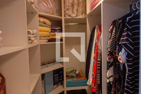 Closet - Sala de casa à venda com 5 quartos, 314m² em Metropolitano, Brasília