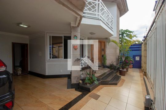 Área comum de casa à venda com 5 quartos, 314m² em Metropolitano, Brasília