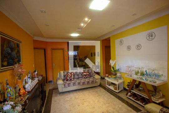 Sala de casa para alugar com 5 quartos, 314m² em Metropolitano, Brasília