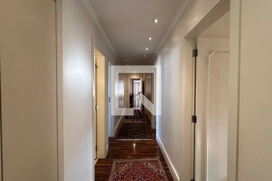 Corredor de apartamento à venda com 4 quartos, 380m² em Jardim Paulista, São Paulo