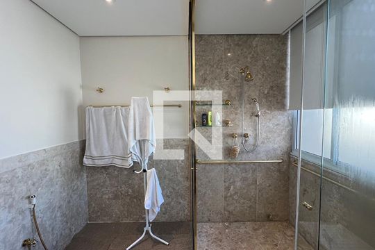 Banheiro da Suíte 3 de apartamento à venda com 4 quartos, 380m² em Jardim Paulista, São Paulo