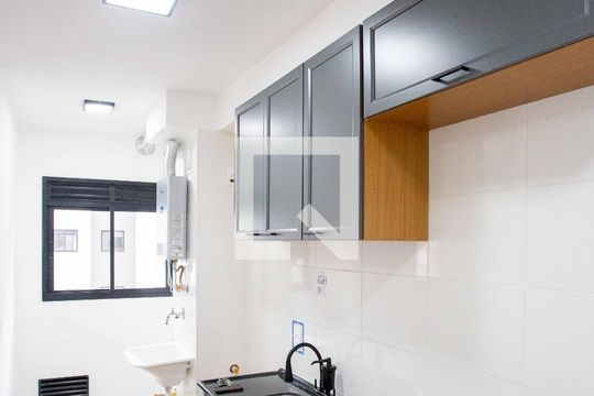 Cozinha de apartamento para alugar com 2 quartos, 40m² em Jardim Concordia, Diadema