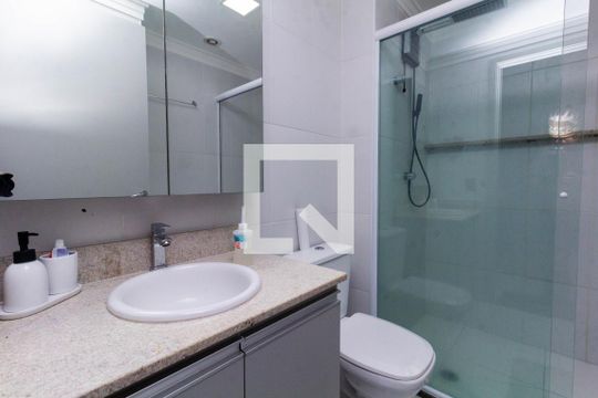 Banheiro de apartamento para alugar com 1 quarto, 34m² em Jardim Santa Teresinha, São Paulo