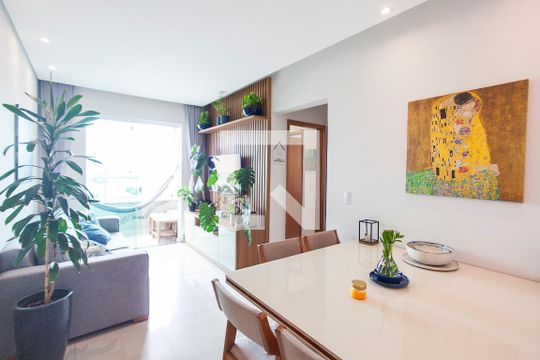 Apartamento para alugar com 2 quartos, 57m² em Santa Mônica, Uberlândia