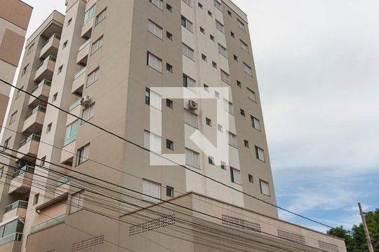 Fachada de apartamento para alugar com 2 quartos, 57m² em Santa Mônica, Uberlândia