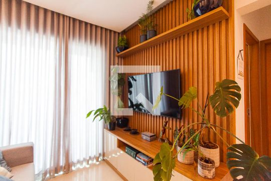 Sala de apartamento para alugar com 2 quartos, 57m² em Santa Mônica, Uberlândia