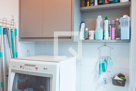 Área de Serviço de apartamento para alugar com 2 quartos, 57m² em Santa Mônica, Uberlândia