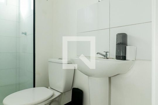 Banheiro de apartamento para alugar com 2 quartos, 39m² em Parque Santa Fé, Porto Alegre