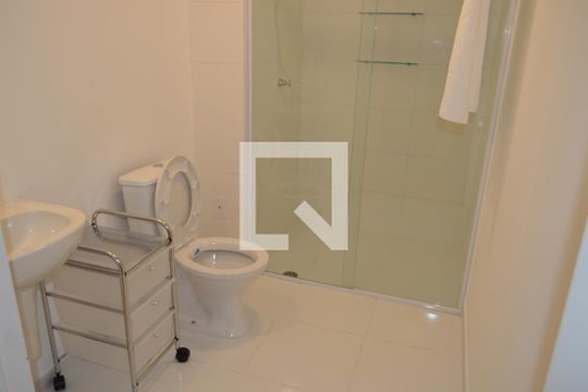 Banheiro de kitnet/studio à venda com 1 quarto, 37m² em Vila Mariana, São Paulo