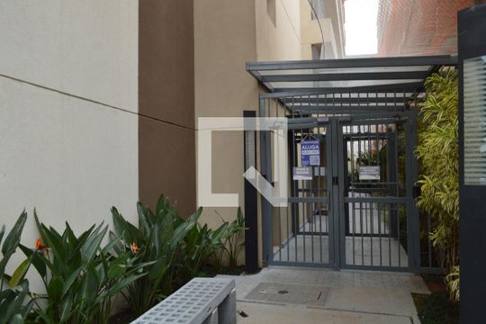 Fachada + Plaquinha de kitnet/studio para alugar com 1 quarto, 37m² em Vila Mariana, São Paulo