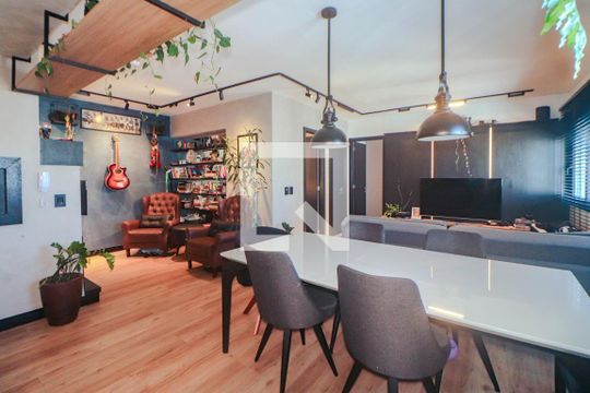 Sala de apartamento à venda com 2 quartos, 67m² em São Sebastião, Porto Alegre