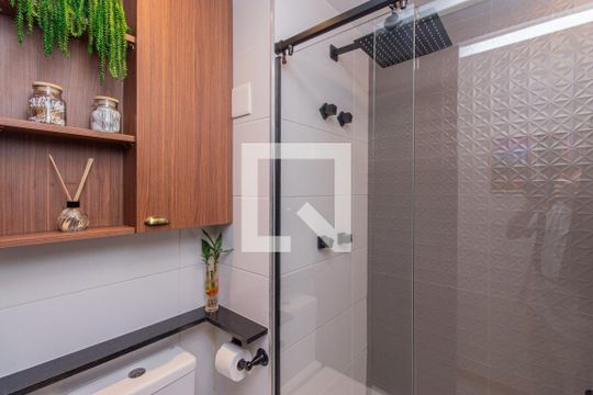 Banheiro de kitnet/studio para alugar com 1 quarto, 24m² em Vila Mariana, São Paulo