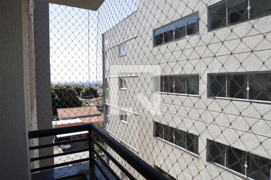 Apartamento para alugar com 2 quartos, 60m² em Vila Rosa, Goiânia