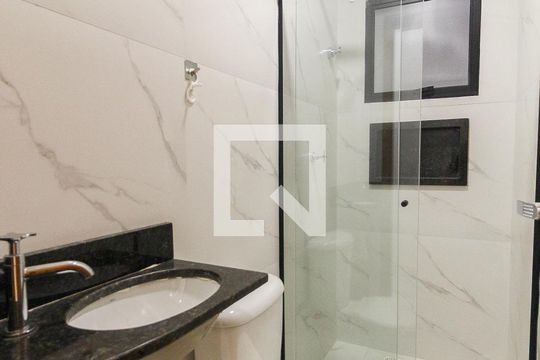 Banheiro de apartamento para alugar com 1 quarto, 35m² em Vila Campanela, São Paulo