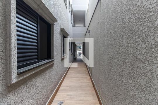 Corredor Externo de apartamento para alugar com 1 quarto, 35m² em Vila Campanela, São Paulo