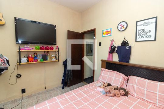 Quarto 2 de casa para alugar com 2 quartos, 170m² em Bento Ribeiro, Rio de Janeiro
