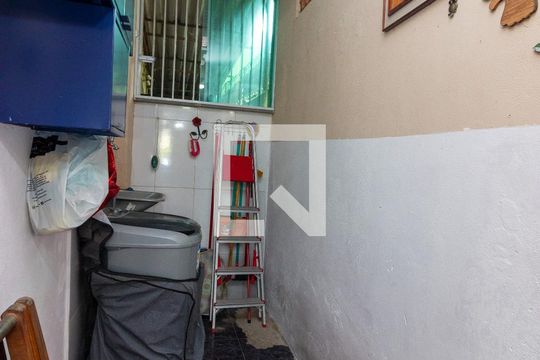 Área de Serviço de casa para alugar com 2 quartos, 170m² em Bento Ribeiro, Rio de Janeiro