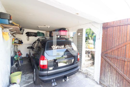 Garagem de casa para alugar com 2 quartos, 170m² em Bento Ribeiro, Rio de Janeiro