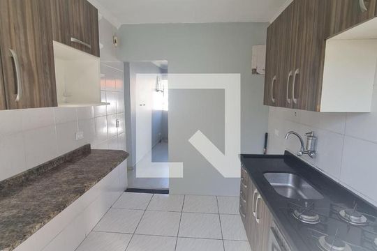 Cozinha de casa de condomínio para alugar com 2 quartos, 45m² em Outeiro de Passárgada, Cotia