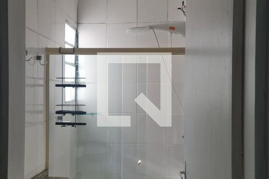 Banheiro de casa de condomínio para alugar com 2 quartos, 45m² em Outeiro de Passárgada, Cotia