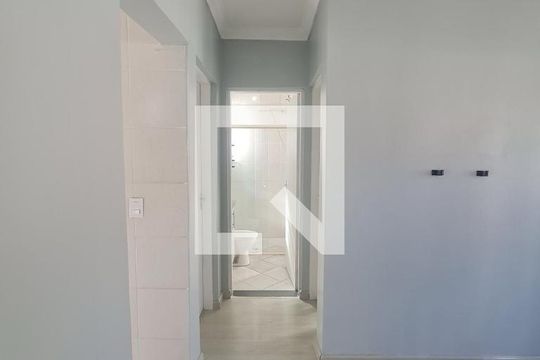 Corredor de casa de condomínio para alugar com 2 quartos, 45m² em Outeiro de Passárgada, Cotia