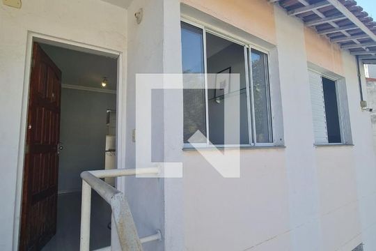 Entrada de casa de condomínio para alugar com 2 quartos, 45m² em Outeiro de Passárgada, Cotia