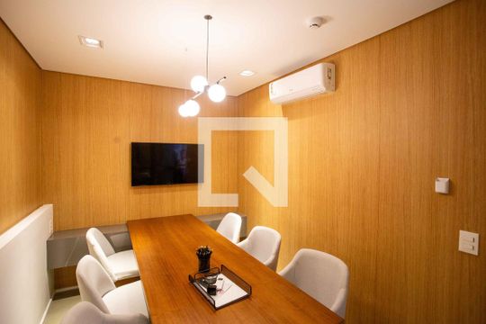 Área comum - Home Office de kitnet/studio para alugar com 1 quarto, 33m² em Vila Gumercindo, São Paulo
