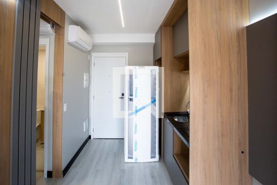 Sala/Cozinha de kitnet/studio para alugar com 1 quarto, 33m² em Vila Gumercindo, São Paulo