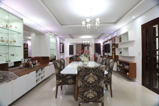 Sala de casa à venda com 3 quartos, 170m² em Fátima, Canoas