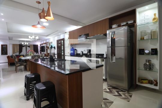 Cozinha - Armários de casa à venda com 3 quartos, 170m² em Fátima, Canoas