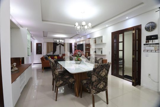 Sala de casa à venda com 3 quartos, 170m² em Fátima, Canoas