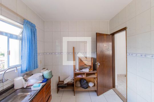 Cozinha de casa para alugar com 2 quartos, 114m² em Parque Santa Rita de Cassia, Cotia
