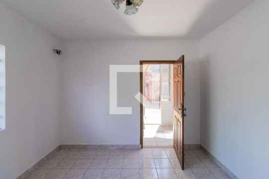 Casa para alugar com 2 quartos, 114m² em Parque Santa Rita de Cassia, Cotia