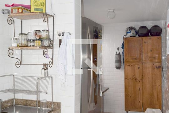 Cozinha de casa para alugar com 2 quartos, 100m² em Perdizes, São Paulo