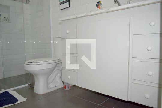 Banheiro Social de casa para alugar com 2 quartos, 100m² em Perdizes, São Paulo