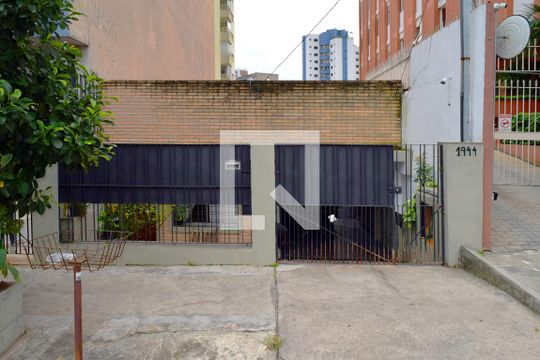 Fachada de casa para alugar com 2 quartos, 100m² em Perdizes, São Paulo