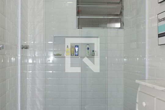 Banheiro social de casa à venda com 2 quartos, 210m² em Perdizes, São Paulo
