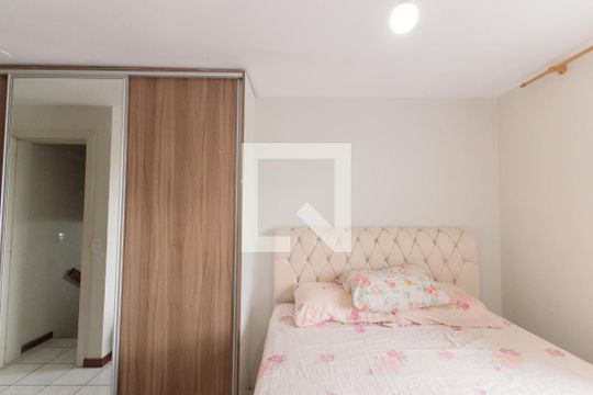 Suíte 1 - 3 andar de casa de condomínio para alugar com 3 quartos, 110m² em Humaitá, Porto Alegre