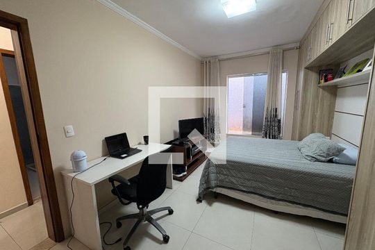 Quarto 1 de casa à venda com 6 quartos, 259m² em Vila Joaquina, Jundiaí