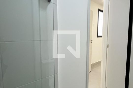 Banheiro de apartamento para alugar com 2 quartos, 37m² em Vila Marina, São Paulo