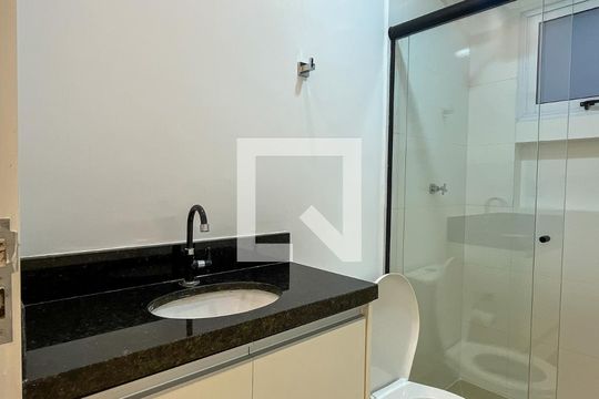 Banheiro de apartamento para alugar com 1 quarto, 30m² em Jardim Maristela, São Paulo