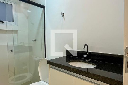 Banheiro de apartamento para alugar com 1 quarto, 30m² em Jardim Maristela, São Paulo
