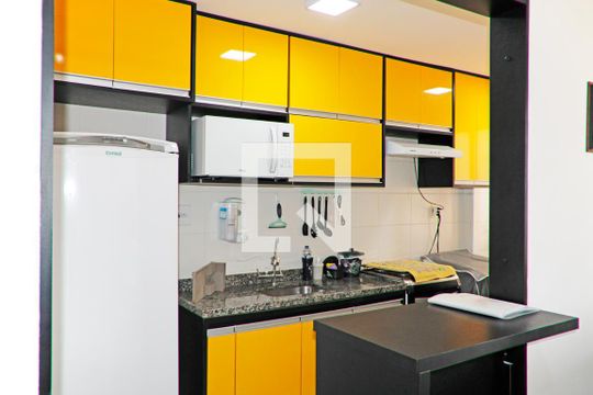 Cozinha de apartamento para alugar com 2 quartos, 49m² em Chácaras Alpina, Valinhos