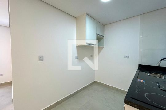 Cozinha de apartamento para alugar com 1 quarto, 30m² em Jardim Maristela, São Paulo