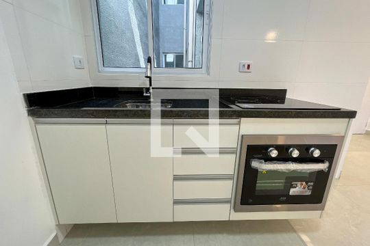 Cozinha de apartamento para alugar com 1 quarto, 30m² em Jardim Maristela, São Paulo