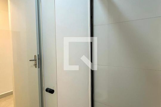 Banheiro de apartamento para alugar com 1 quarto, 30m² em Jardim Maristela, São Paulo