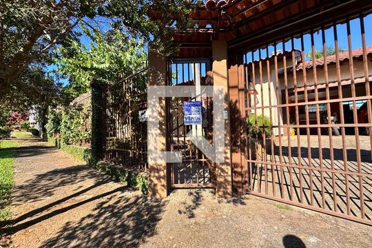 Fachada de casa à venda com 3 quartos, 159m² em Campestre, São Leopoldo