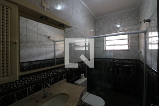 Banheiro de casa à venda com 3 quartos, 225m² em Jardim Vila Formosa, São Paulo
